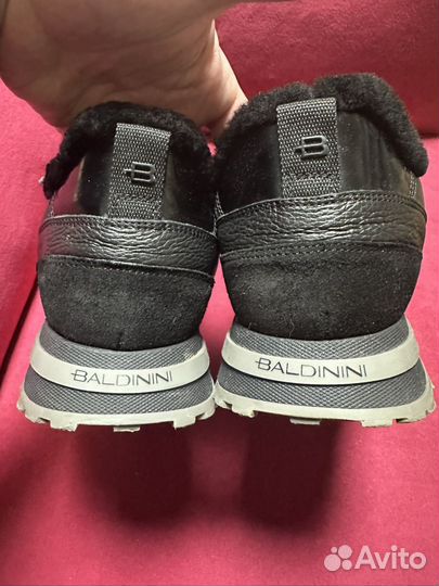43 бу кроссовки на меху Baldinini