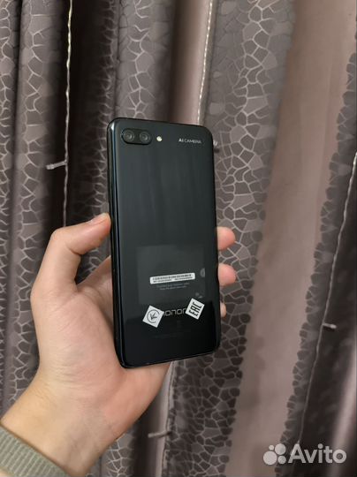 HONOR 10, 4/64 ГБ