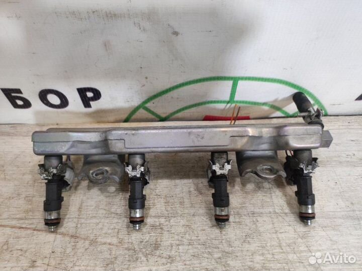 Топливная рампа в сборе Nissan Note E11 (1.4)