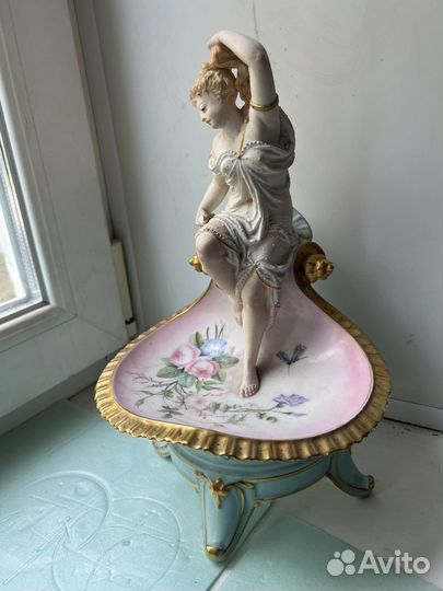 Статуэтка-Ваза