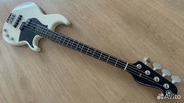 Бас гитара Yamaha BB-234