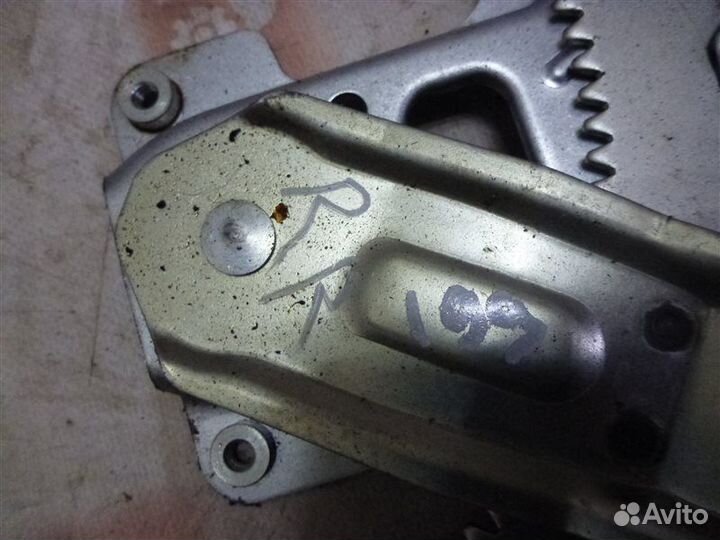 Стеклоподъемник задний правый Mitsubishi Outlander