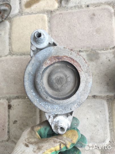 Подушка двигателя мерседес W204/207/212/218