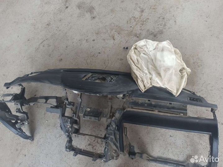 Торпедо панель приборов Lexus LX 570