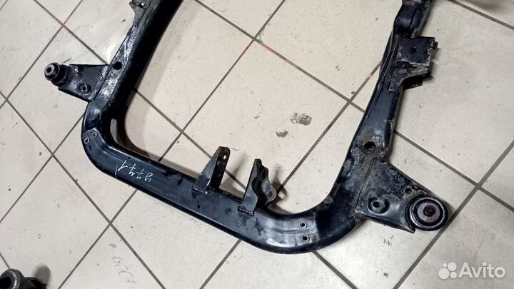 Подрамник Опель Астра Н