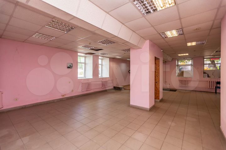 Аренда под торговлю в центре, 90 м²