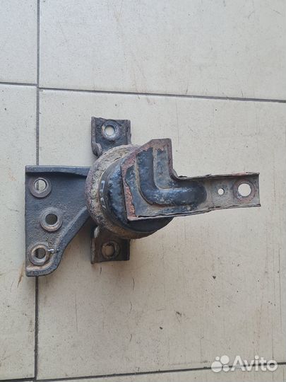 Опора подушка кронштейн двс Chery Fora A21