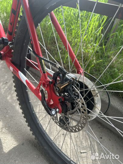 Велосипед GT Avalanche 3.0 красный