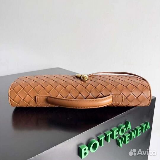 Kлатч Bottega Veneta