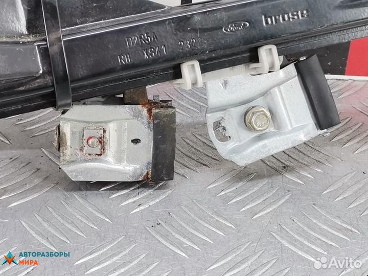 Стеклоподъемник передний правый Ford Focus рест