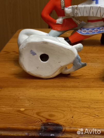 Фарфоровые статуэтки