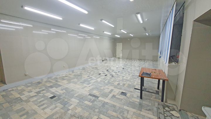Продам торговое помещение, 109.9 м²