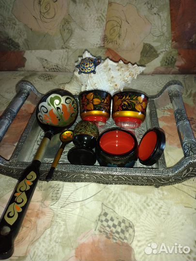 Сувениры: шкатулка,ложки,поднос,рюмка,стопки