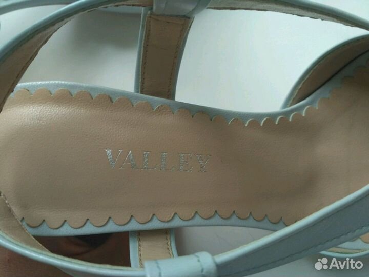 Босоножки Valley