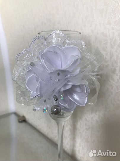 Украшение на свадебные бокалы