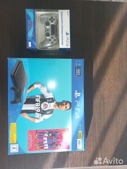 Sony playstation 4 PS4 slim
