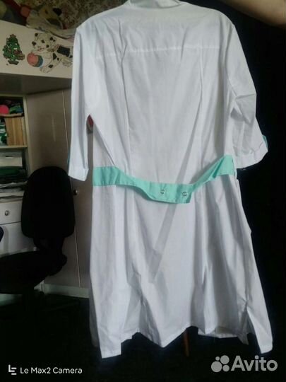 Белый медицинский халат