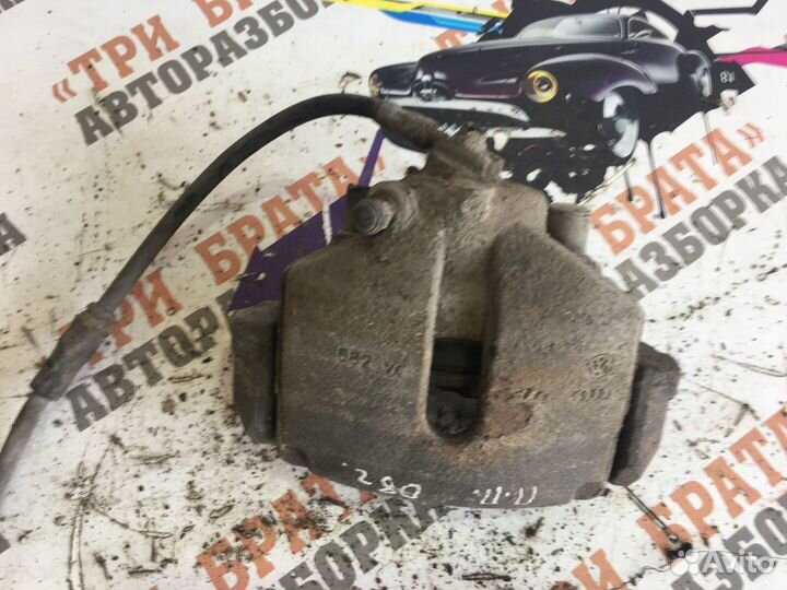 Фольксваген Гольф Суппорт передний Прав