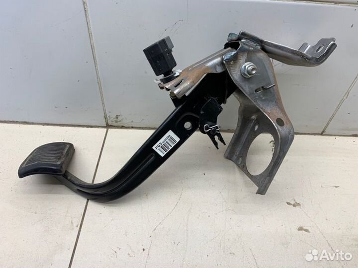 Педаль тормоза Hyundai Solaris седан G4FC 1 2012