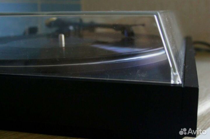 Sony/Виниловый проигрыватель + 50 пластинок