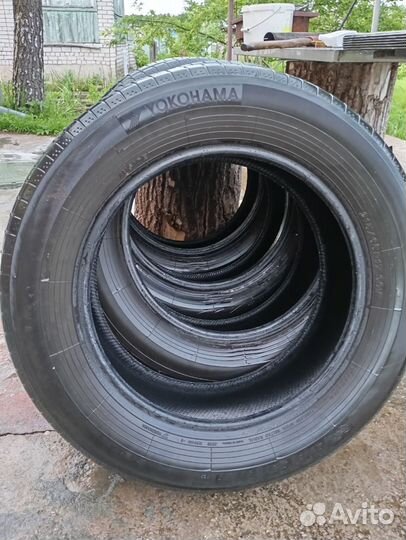 Yokohama Advan A050 215/65 R17 99H