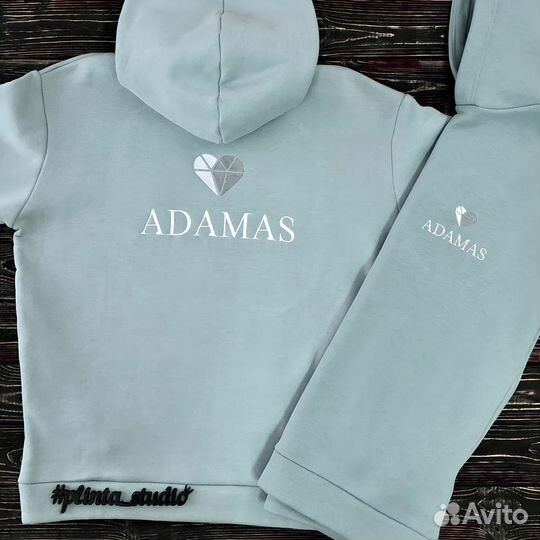 Нанесение логотипов, вышивка на одежде