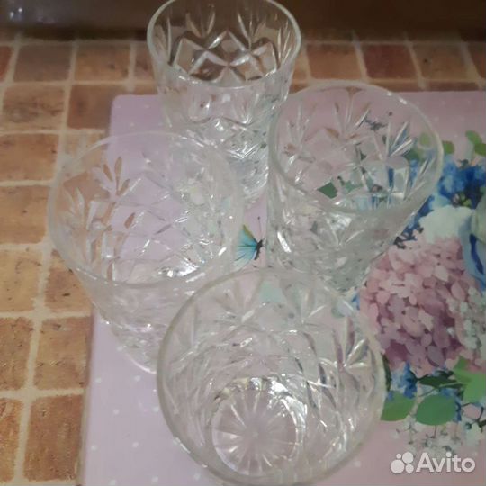 Хрустальные стопки и стаканы