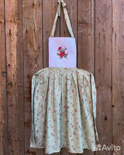 Фартук кухонный с ручной вышивкой