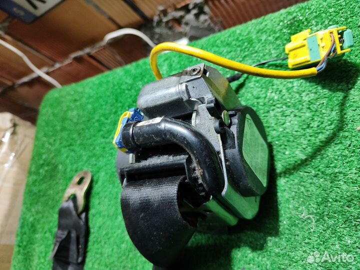 Ремень задний правый Volkswagen Touareg 7L