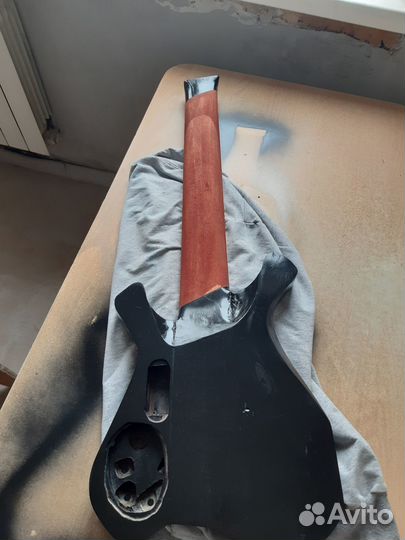 Бас гитара 9 струн