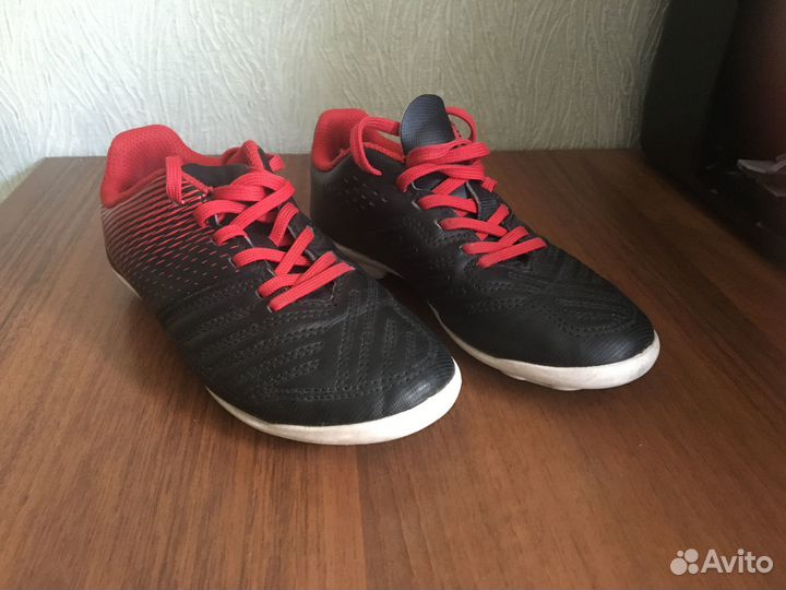 Детские футбольные бутсы