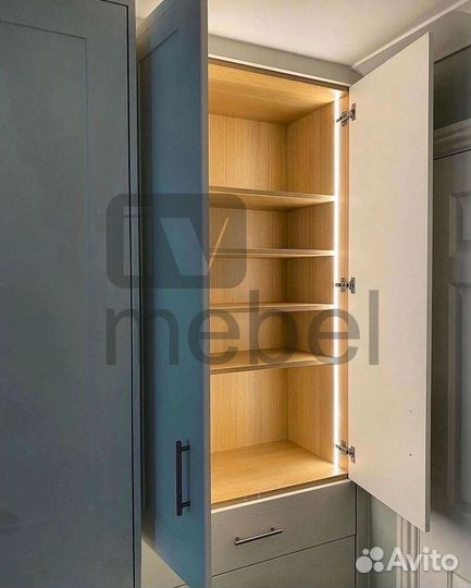 Шкаф двухстворчатый