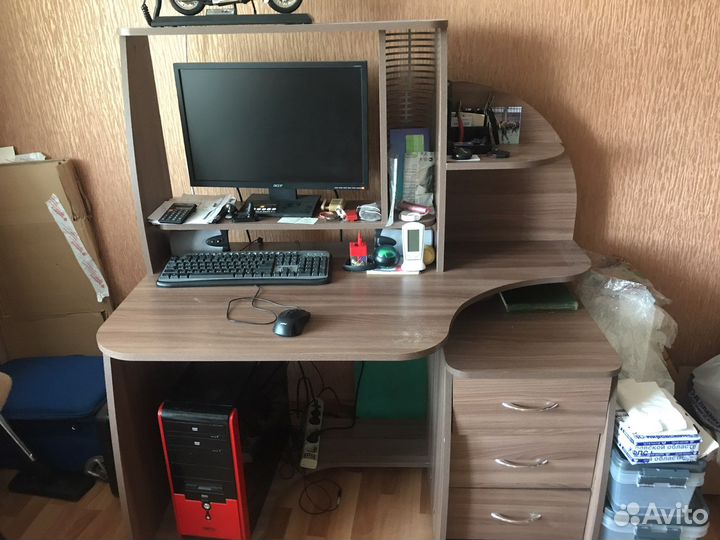 Компьютерный стол