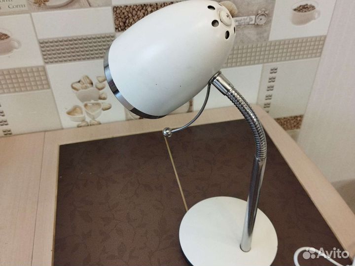 Лампа настольная