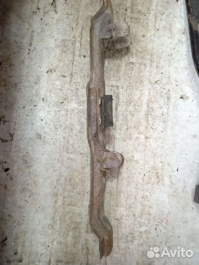 Траверса кпп kia Sportage 1