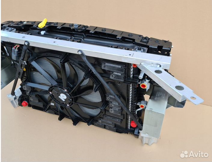 Volvo V90 II рестайлинг телевизор