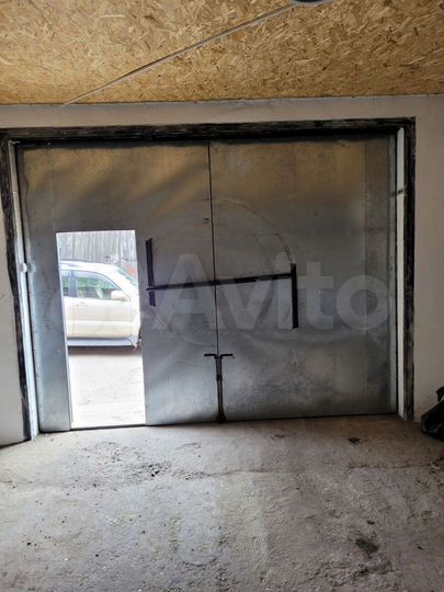 Гараж, > 30 м²