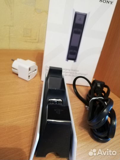 Зарядная станция для геймпадов ps5