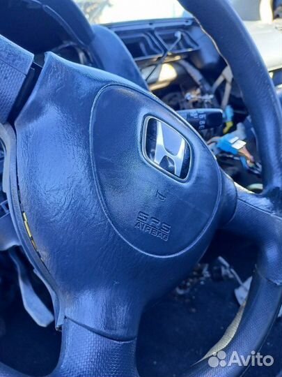 Подушка безопасности в руль Honda Civic 7 хэтчбек