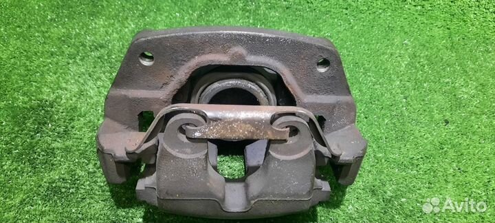 Суппорт тормозной передний левый Bmw X5 E53