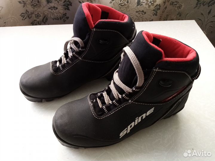 Лыжные ботинки