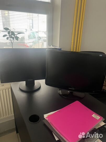 Монитор Samsung