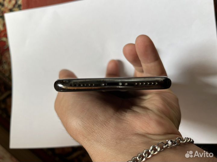 Телефон iPhone X