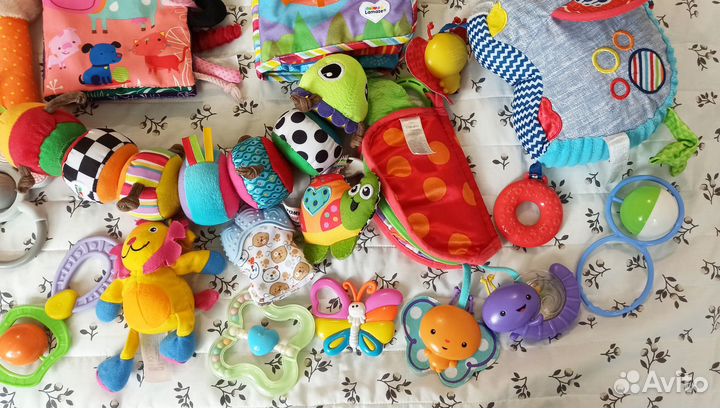 Игрушки для малышей пакетом