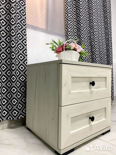 Тумба прикроватная