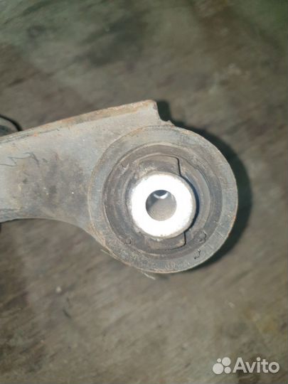 Рычаг подвески передний верхний правый