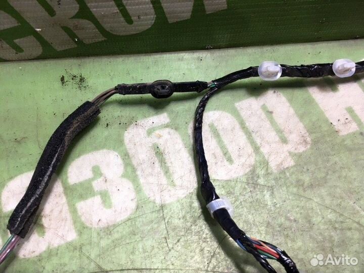 Проводка двери задняя правая Nissan Skyline PV36
