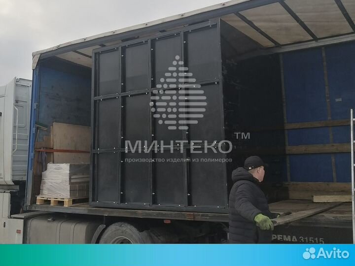 Емкость прямоугольная в металлическом каркасе