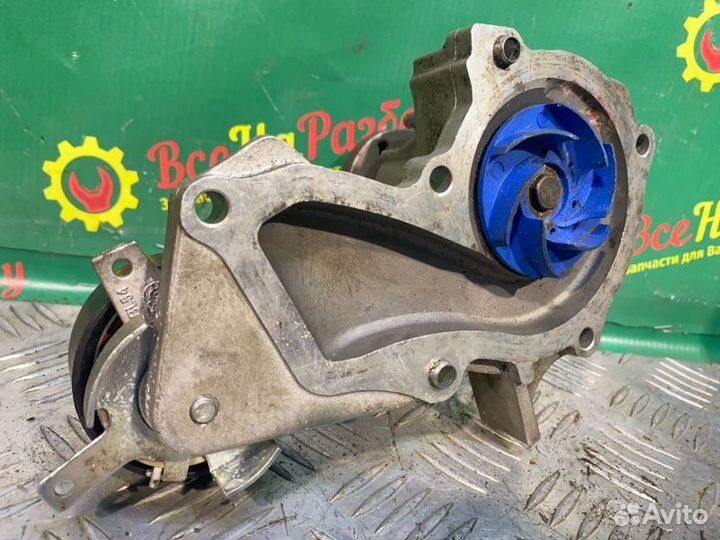 Помпа водяной насос Ford Focus 2 хетчбек 2007