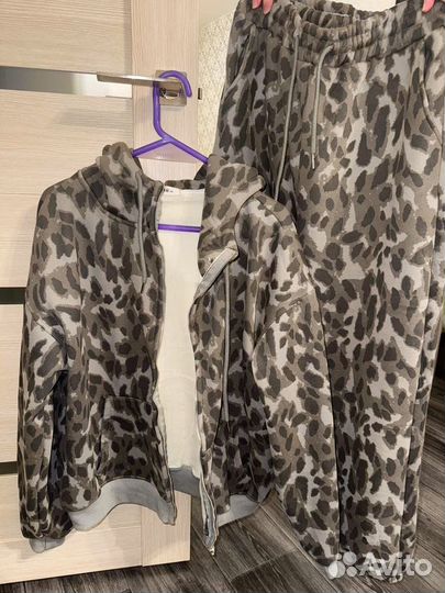 Спортивный костюм женский